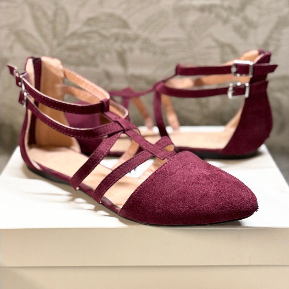 Elegant Purple Flats with Strappy Design